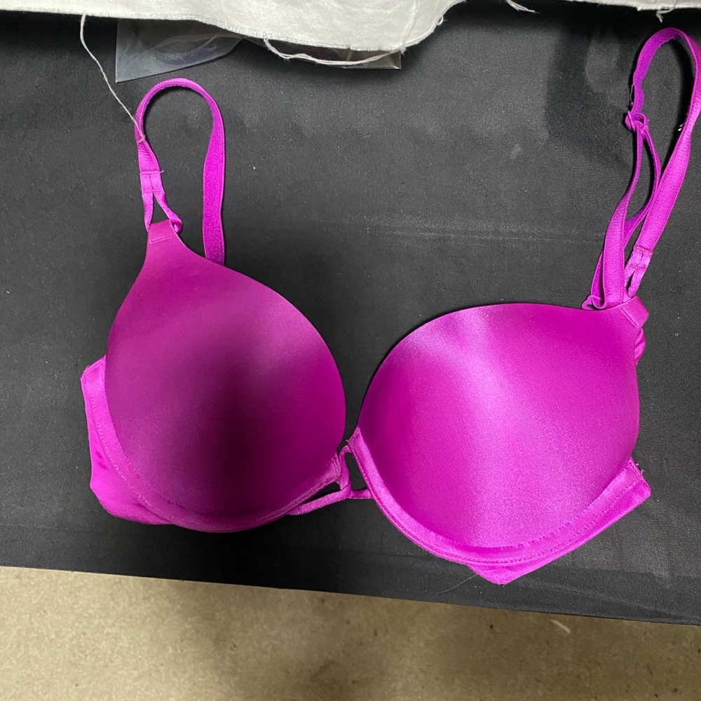 Victoria's Secret Vibrant Pink Bombshell Bra